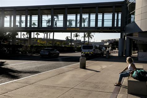 एयरपोर्ट में निकली 10वीं पास नौकरियाँ airport jobs for 10th pass