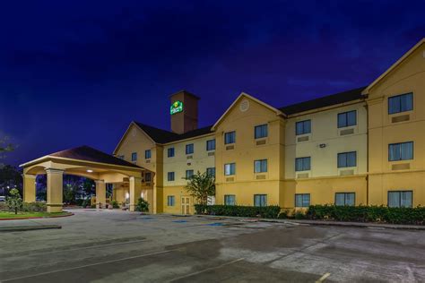 Book La Quinta Inn & Suites Pasadena, Pasadena, Texas