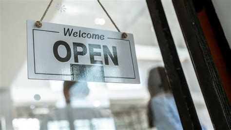 Hari Paskah bahwa Yesus disalibkan, mati, dikuburkan & pada hari ke3