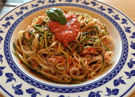 pasta con zucchine e pomodoro