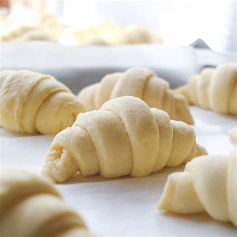 Pâte à croissant étalée et tourage