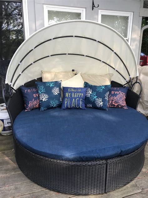 patio daybed with cover