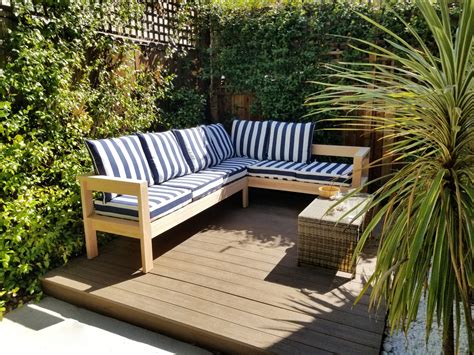 Patio Lshape sofa . Mahogany.