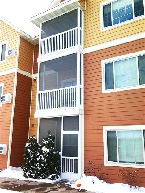 The Differences Between a Three Season Rooms, Sunrooms, and Screened