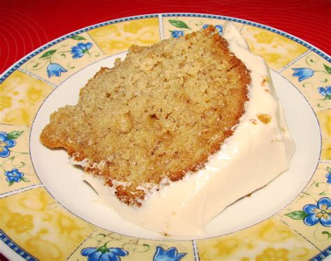 Good Food, Crappy Pictures Hummingbird Cake