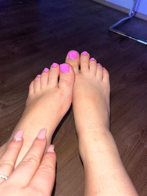 pawg feet