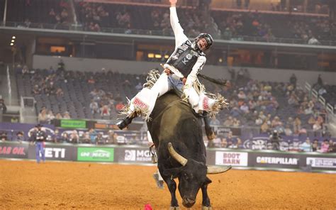 pbr bull riding finals 2020