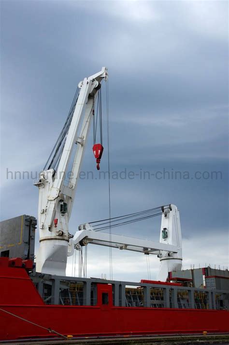 Pedestal Type Crane