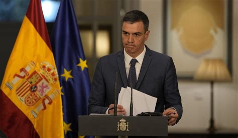 pedro sanchez apologizes