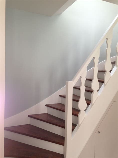Rénovation escalier bois Peinture blanche et Décoration