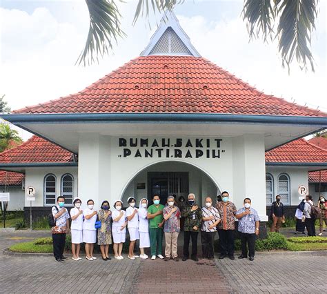 Pelayanan Kesehatan Panti Rapih Yogyakarta
