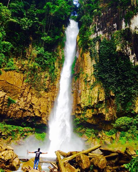 Pemandangan Air Terjun Di Malaysia