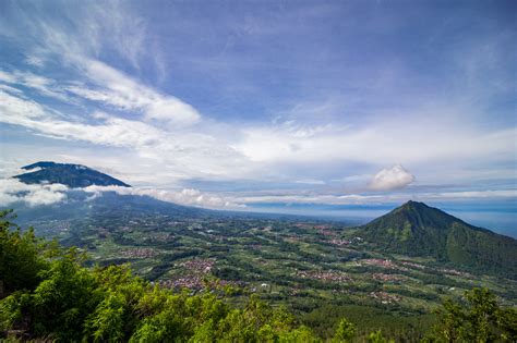 Pemandangan Alam yang Menakjubkan di Gunung Telomoyo