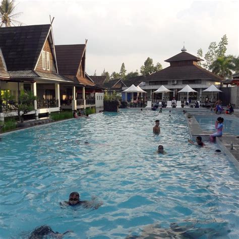5 Rekomendasi Pemandian Air Panas di Bandung
