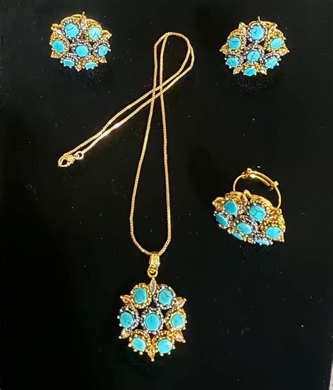 Pendants Pakistani