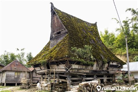 penempatan ruangan pada rumah adat batam