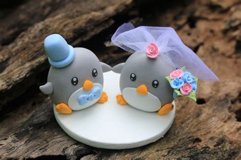 Have The Most Unforgettable Wedding With A Penguin Wedding Cake Topper