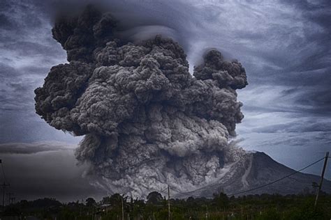 penyebab erupsi gunung merapi