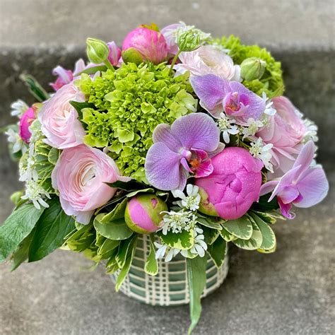Peony Flower Arrangement: Tips And Techniques For Stunning Displays
