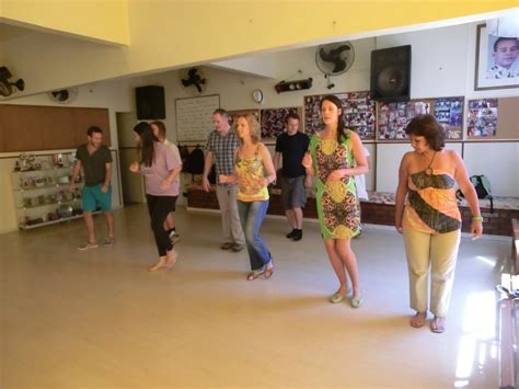 people learning samba