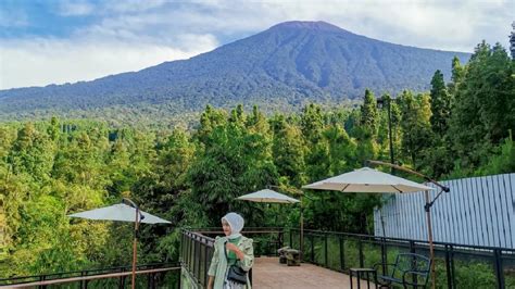 Pesona Gunung Slamet di Kala Pagi