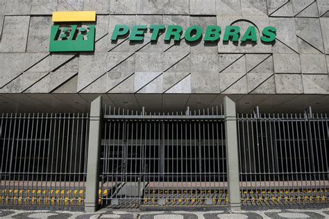 petrobras dividend policy