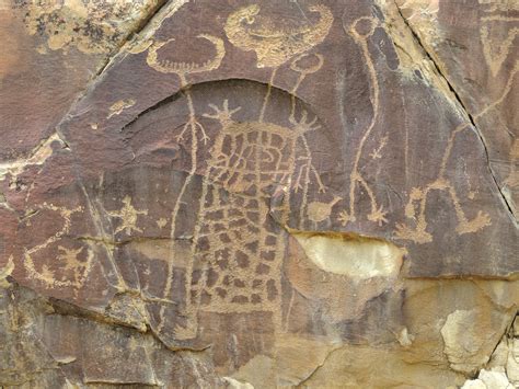 petroglyph sites in wyoming