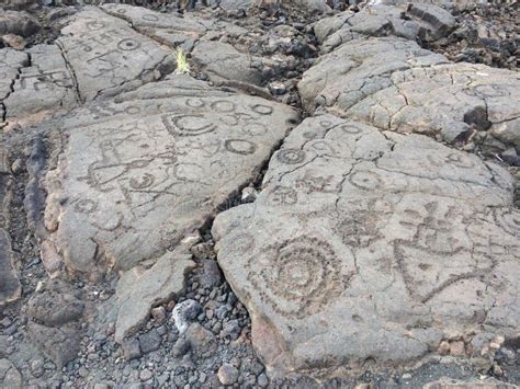 petroglyphs big island hawaii