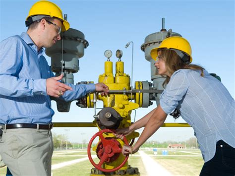 petroleum engineering online schools benefits