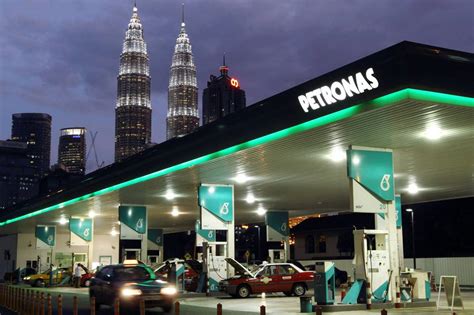 petronas oil company malaysia