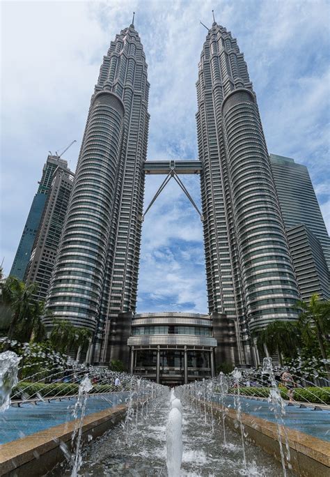 petronas twin tower in malay
