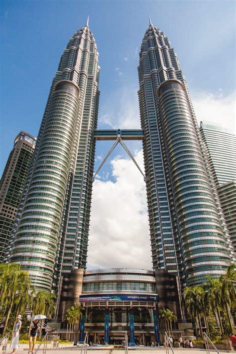 petronas twin towers opening hours