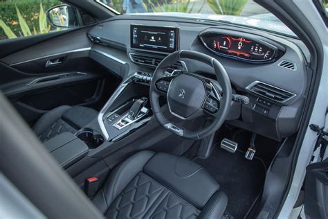 peugeot 5008 interior 2023