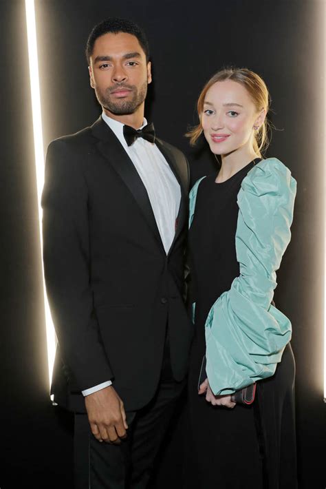 phoebe dynevor boyfriend current