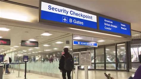 phoenix airport security wait times