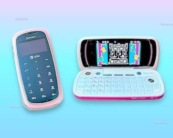 phones with keyboards 2000s