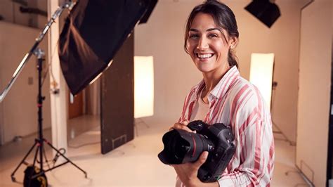 Photography Jobs In Dubai: A Guide For 2023