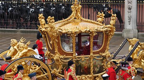 photos of king charles coronation