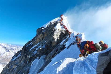 photos of mt everest summit