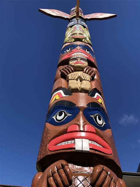 photos of totem poles
