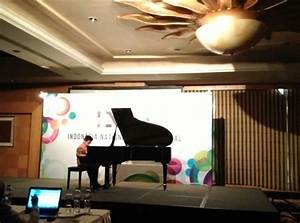piano Indonesia performance