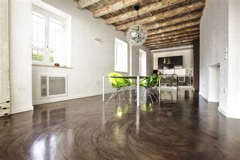 piastrelle pavimenti in resina per abitazioni