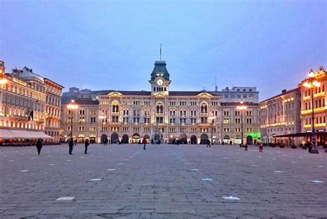 piazza della repubblica 2 trieste