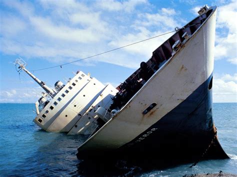 pic of sinking ship