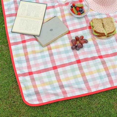 Picnic Blanket Pick Up