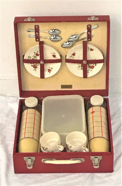 Picnic Hamper Tea Cups