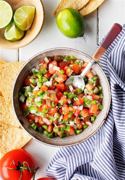 pico de gallo in english