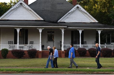 picture of jimmy carter's home in georgia