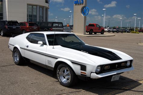 pictures of 1971 mustang mach 1