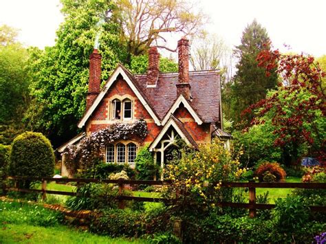 pictures of cottage homes